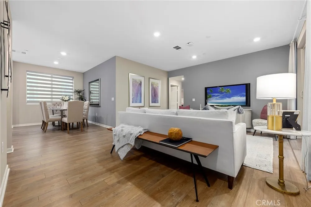 205 Bowery Irvine, CA 92612
