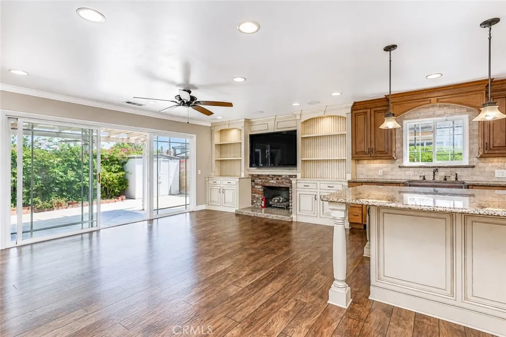 718 Meade Avenue Fullerton, CA 92833