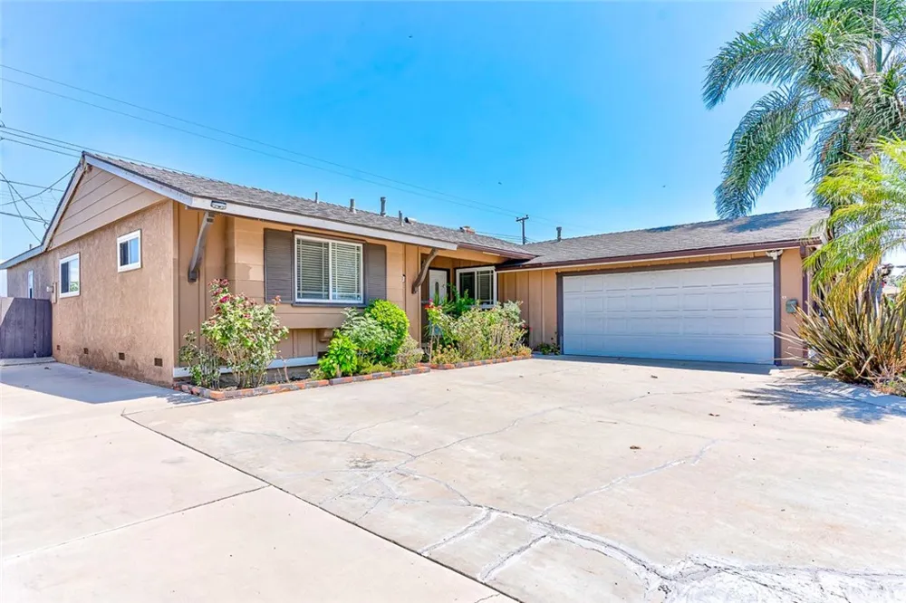 718 Meade Avenue Fullerton, CA 92833
