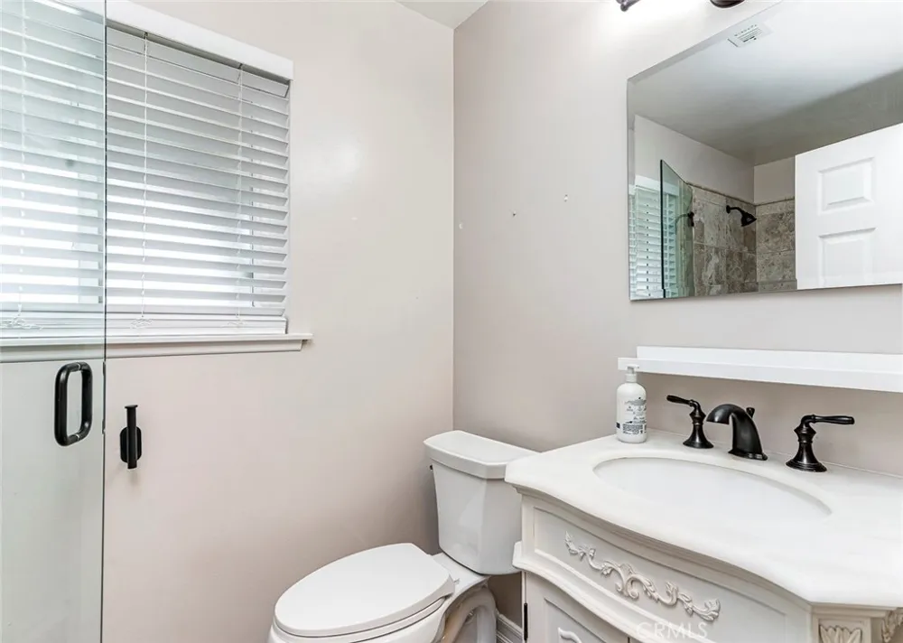 718 Meade Avenue Fullerton, CA 92833