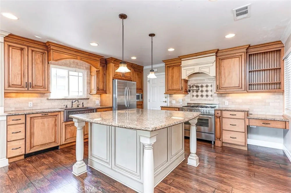 718 Meade Avenue Fullerton, CA 92833