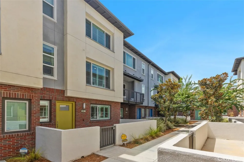 821 Hudson West Covina, CA 91790