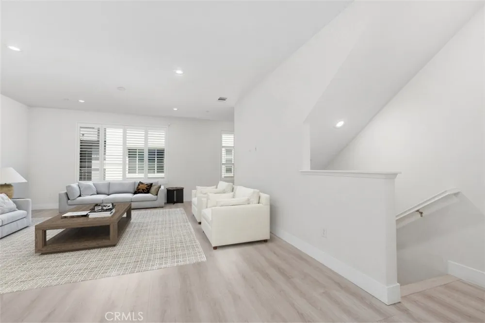 821 Hudson West Covina, CA 91790