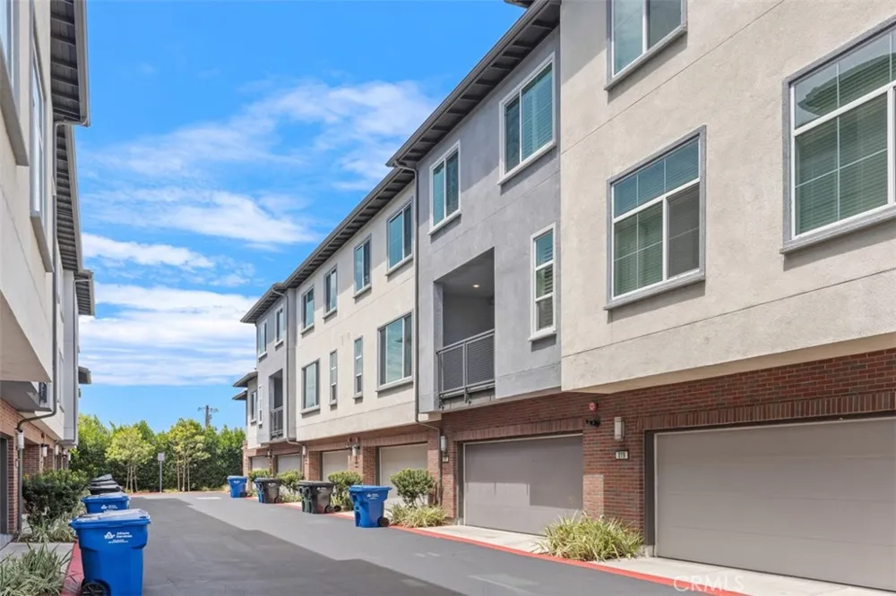 821 Hudson West Covina, CA 91790