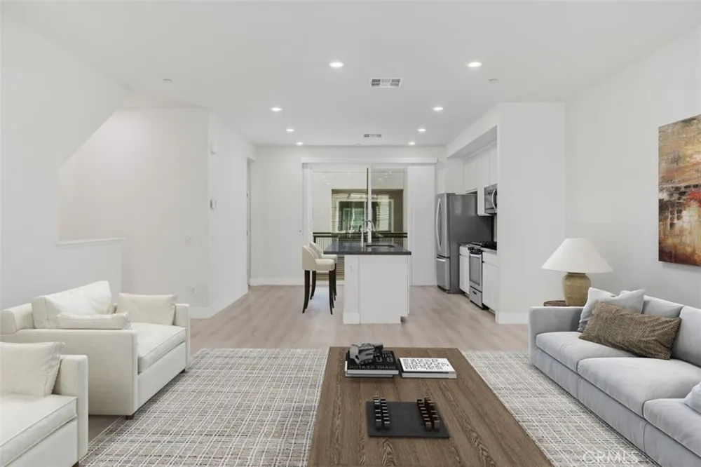 821 Hudson West Covina, CA 91790