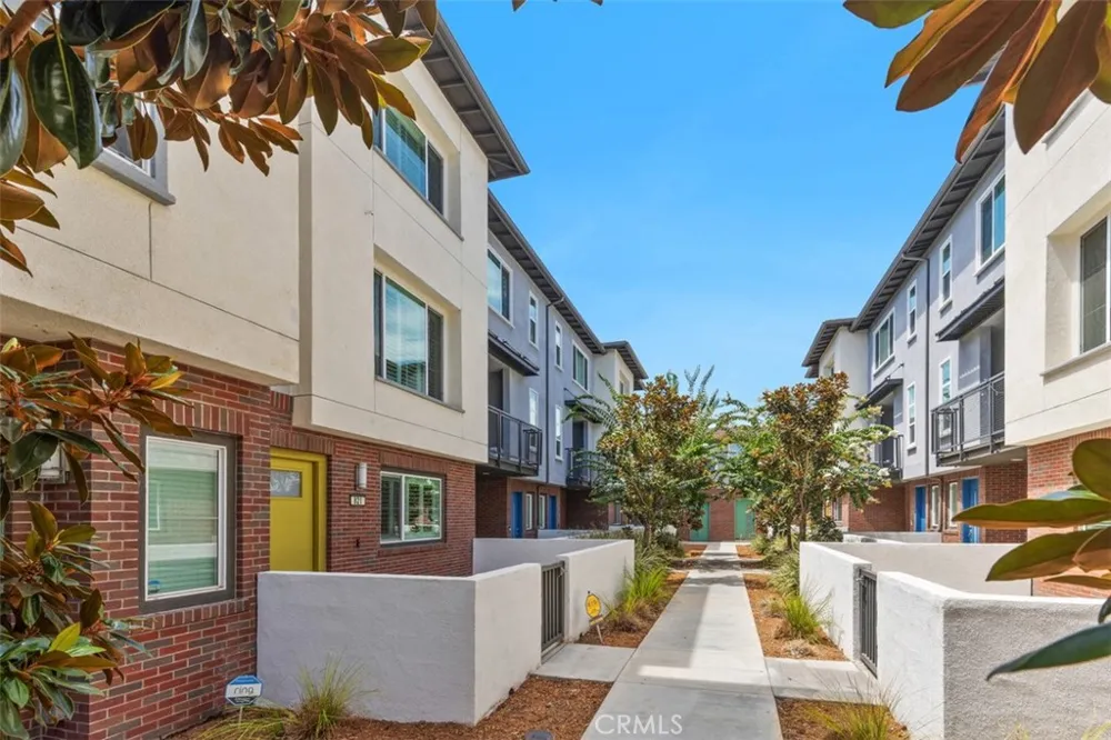 821 Hudson West Covina, CA 91790