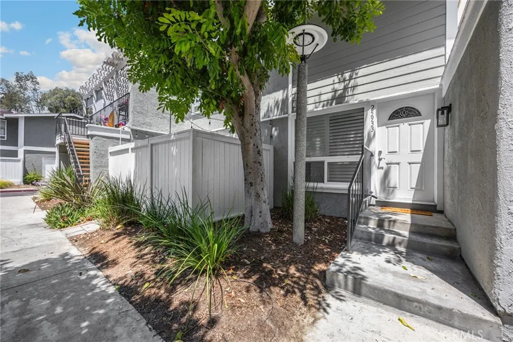 25933 Via Pera #A3 Mission Viejo, CA 92691