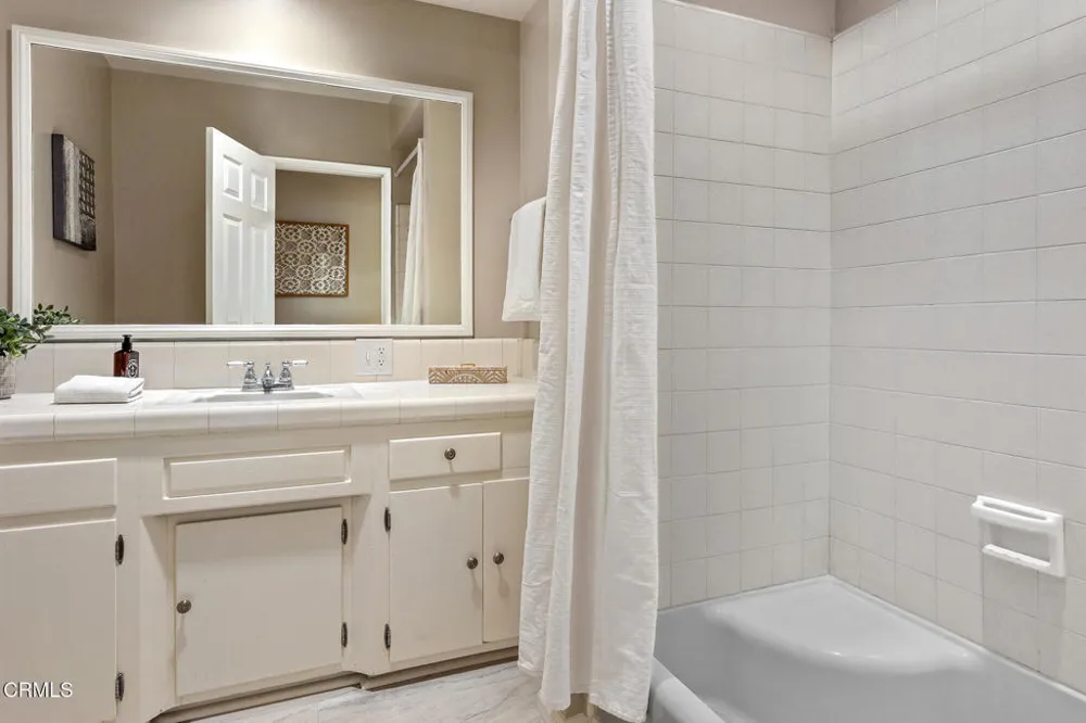 2335 Jayma Lane La Crescenta, CA 91214