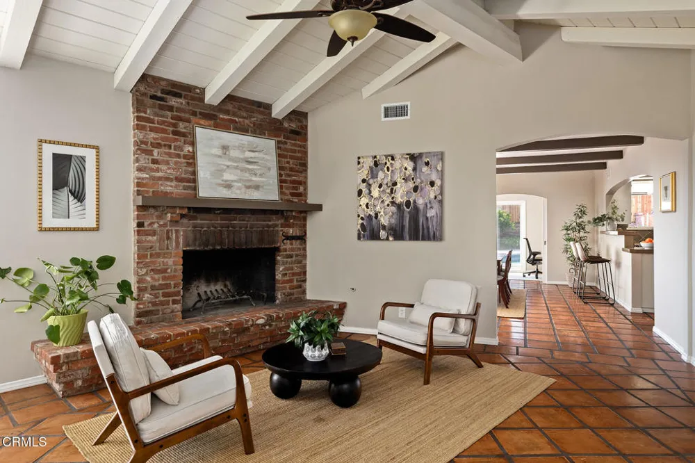 2335 Jayma Lane La Crescenta, CA 91214