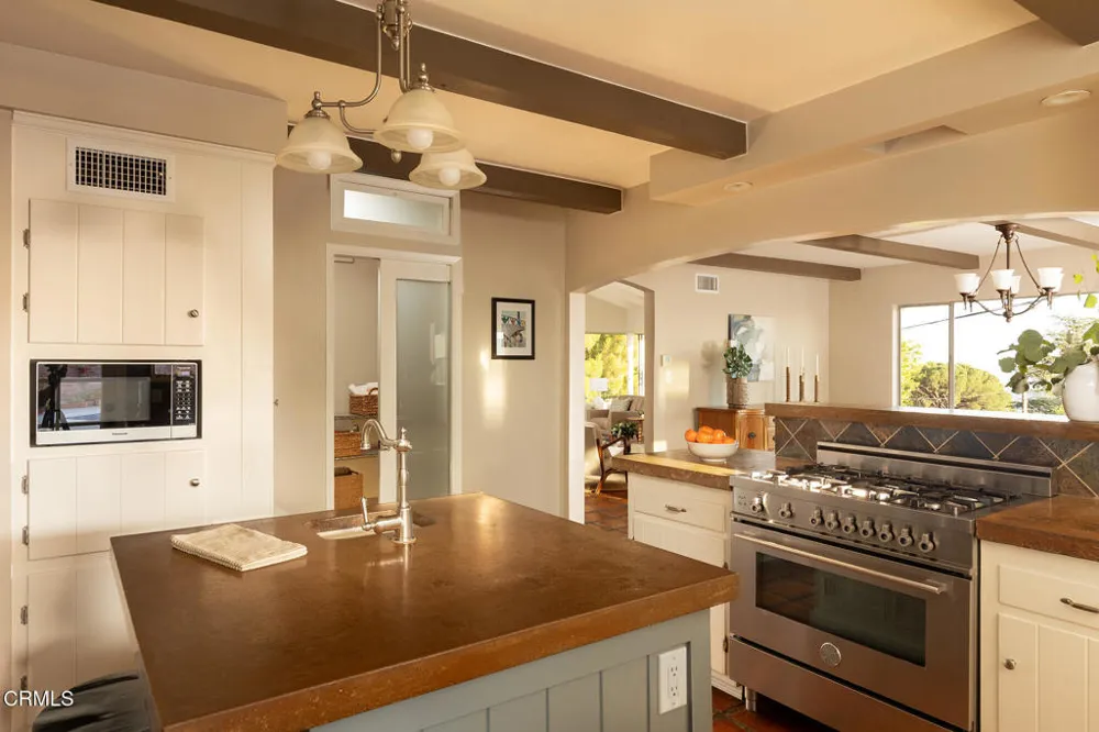 2335 Jayma Lane La Crescenta, CA 91214