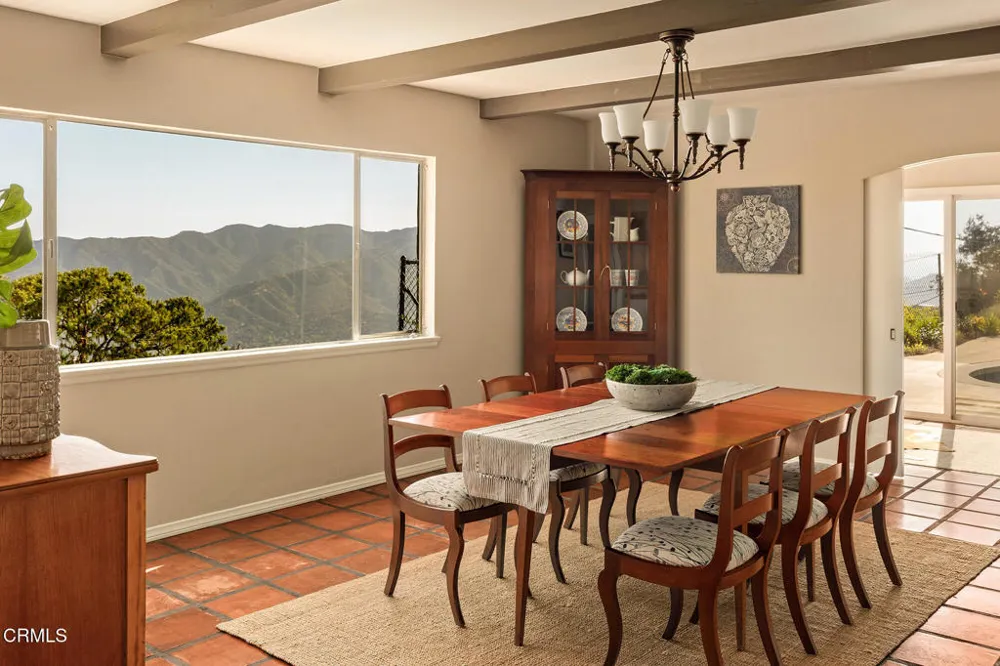 2335 Jayma Lane La Crescenta, CA 91214