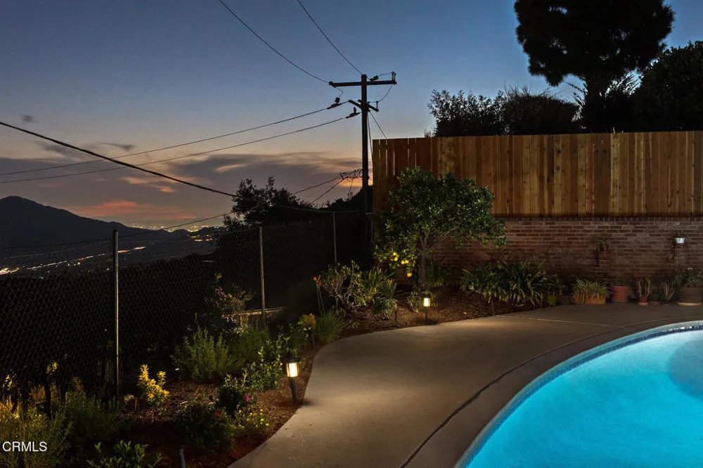 2335 Jayma Lane La Crescenta, CA 91214