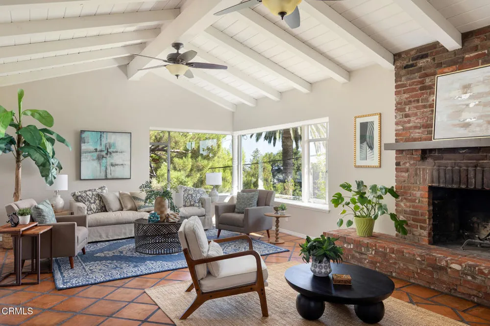 2335 Jayma Lane La Crescenta, CA 91214