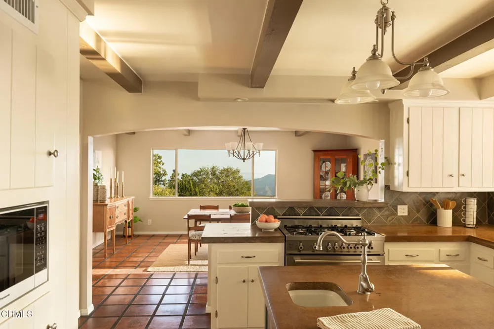 2335 Jayma Lane La Crescenta, CA 91214