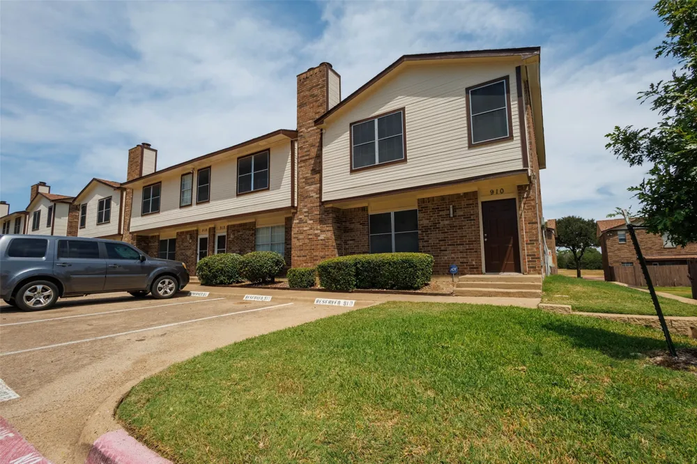 910 Cedar Terrace #910 Cedar Hill, TX 75104
