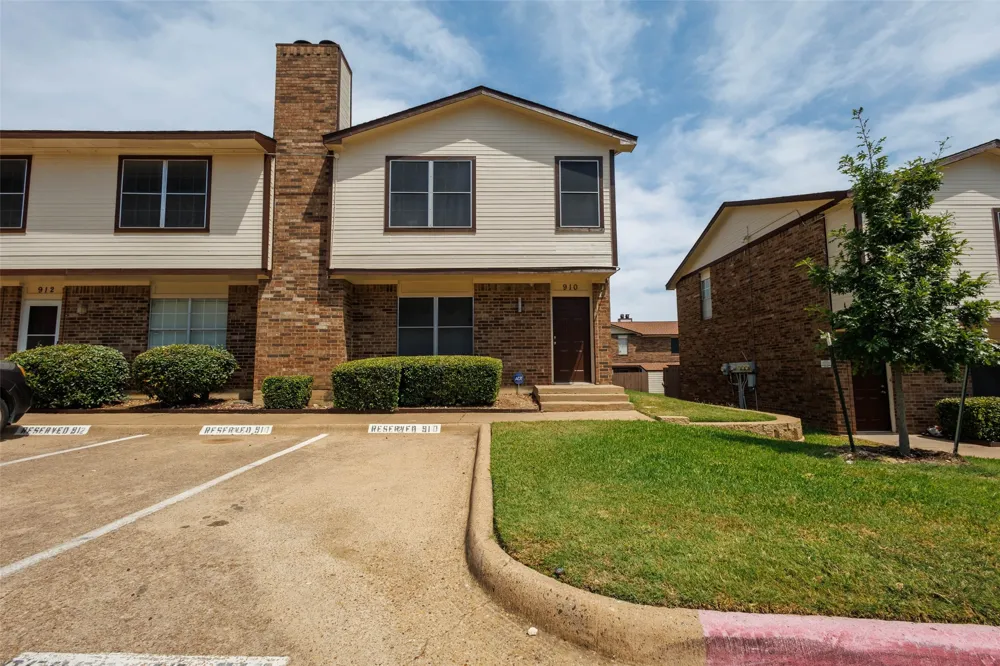 910 Cedar Terrace #910 Cedar Hill, TX 75104