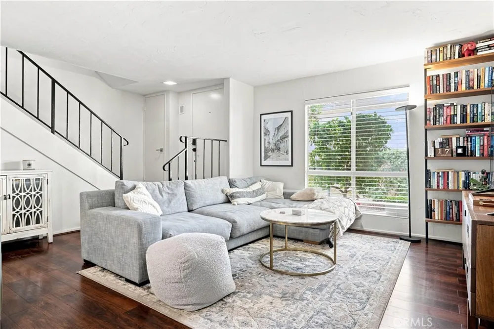 27511 Endeavor St Agoura Hills, CA 91301