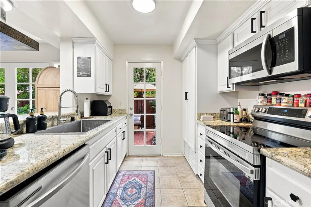 27511 Endeavor St Agoura Hills, CA 91301