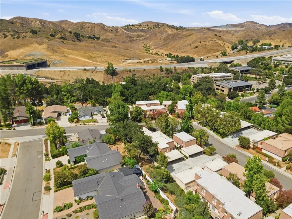 27511 Endeavor St Agoura Hills, CA 91301