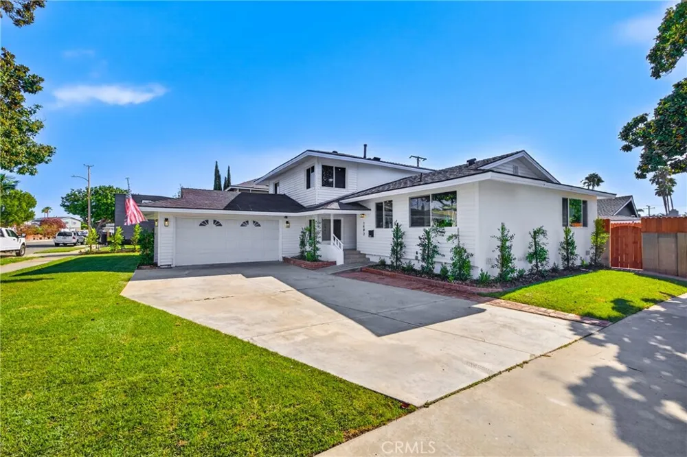 1482 Grand Orange, CA 92867