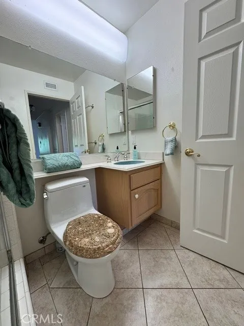 28242 Zarza Mission Viejo, CA 92692
