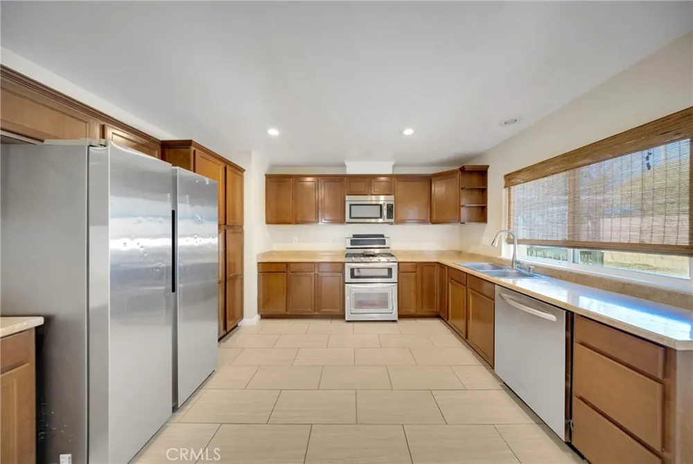 2158 HOLLY AVE Ontario, CA 91762