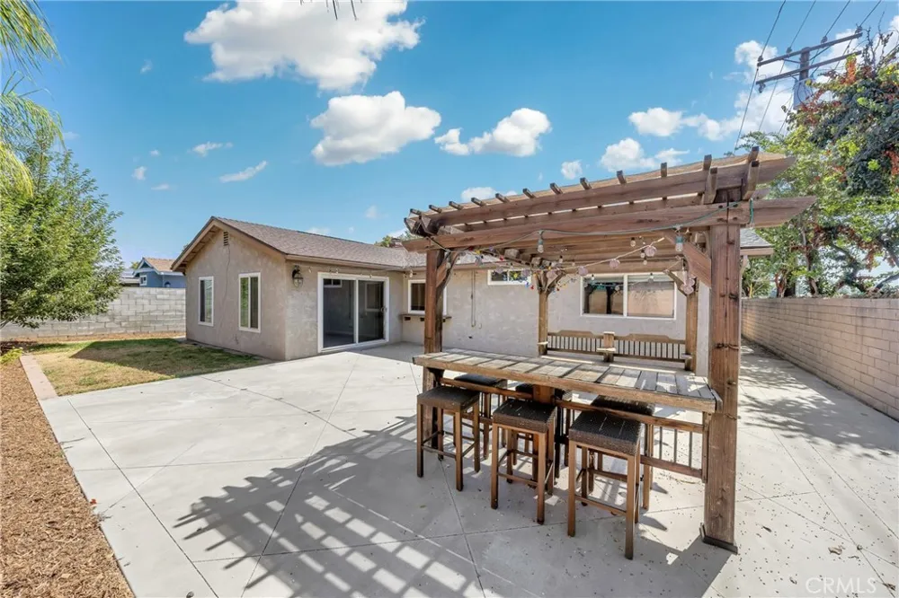 2158 HOLLY AVE Ontario, CA 91762