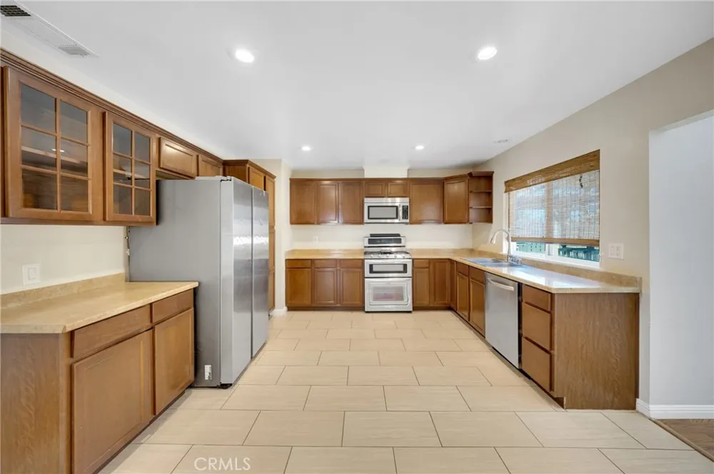 2158 HOLLY AVE Ontario, CA 91762