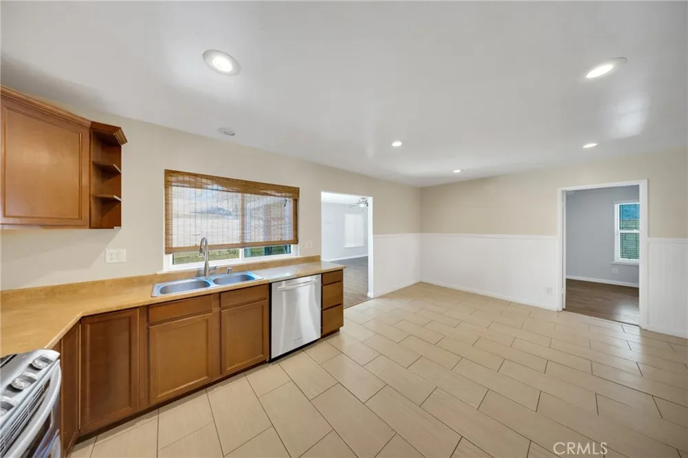 2158 HOLLY AVE Ontario, CA 91762