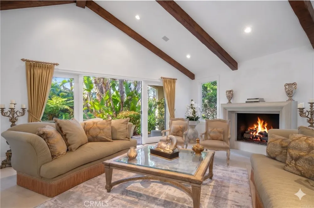 24142 Park Riviera Calabasas, CA 91302