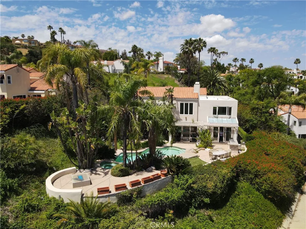 24142 Park Riviera Calabasas, CA 91302