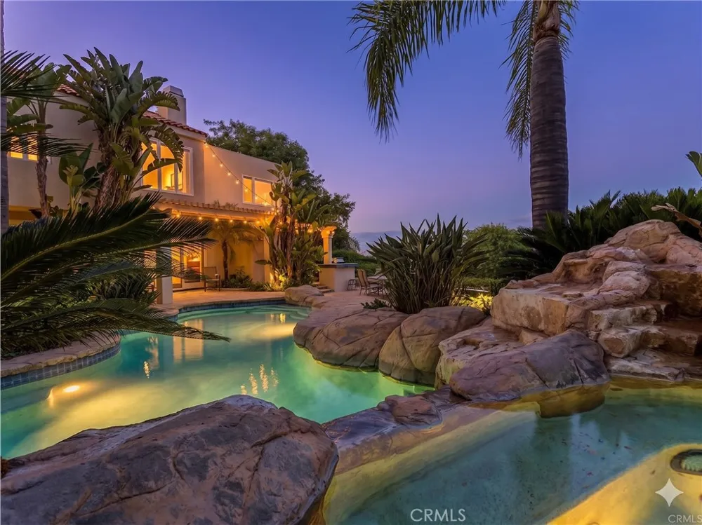 24142 Park Riviera Calabasas, CA 91302