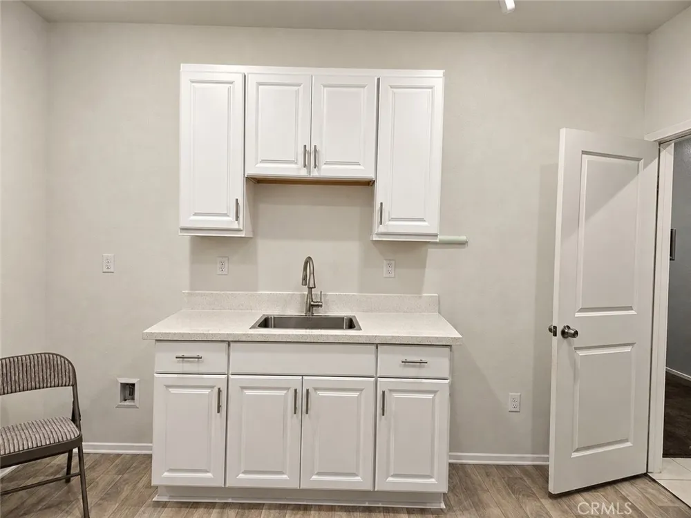 3681 W Uva San Bernardino, CA 92407