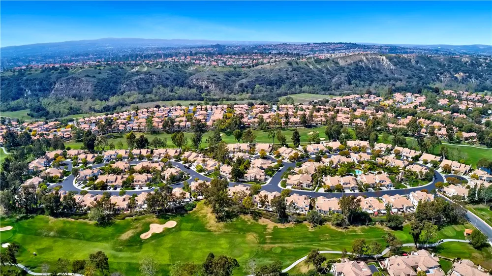 33 Calle Del Norte Rancho Santa Margarita, CA 92688