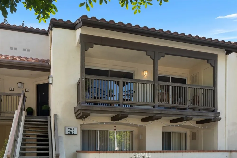 227 S Cross Creek #D Orange, CA 92869