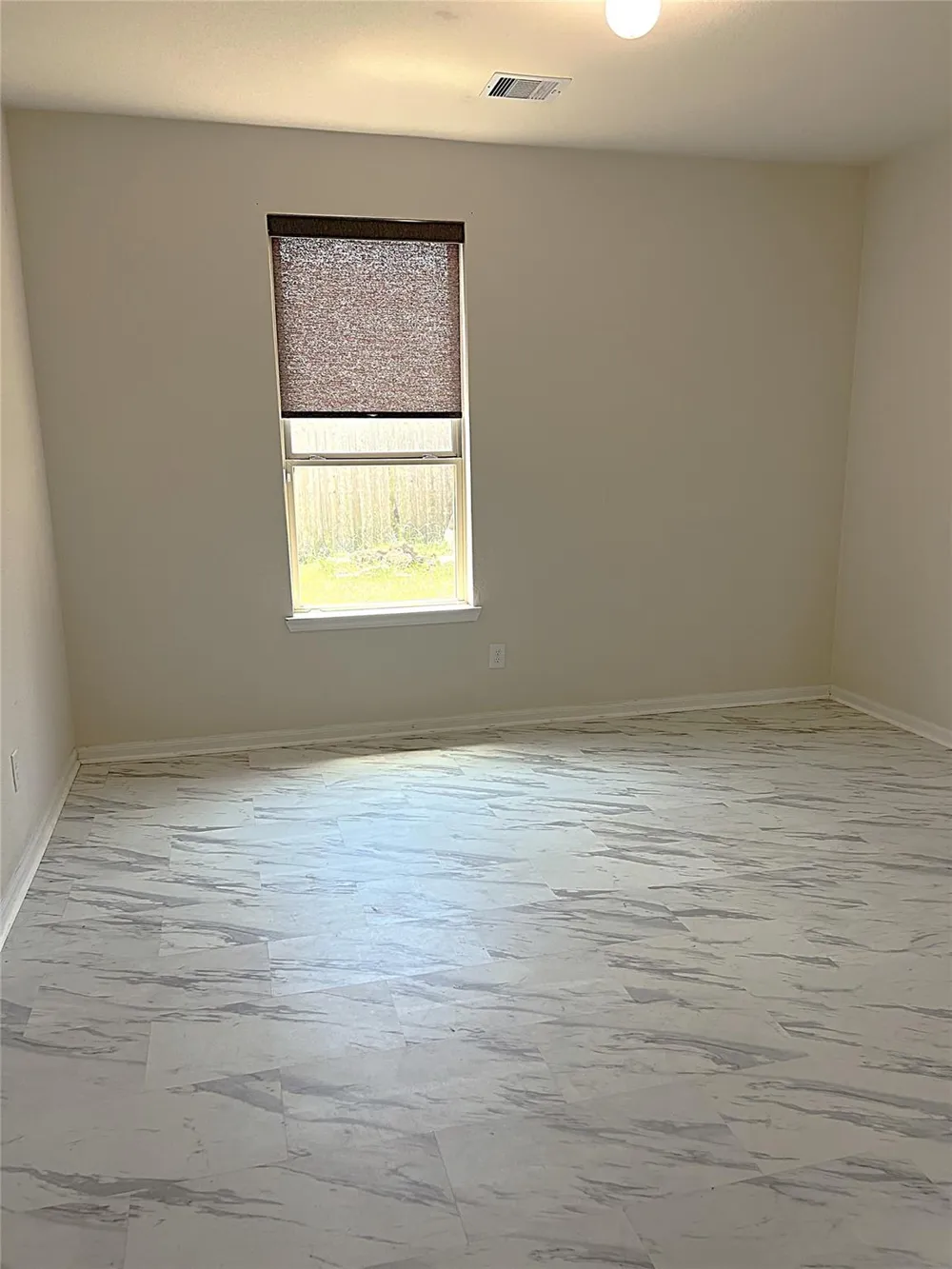 96 Jessica Drive Dayton, TX 77535