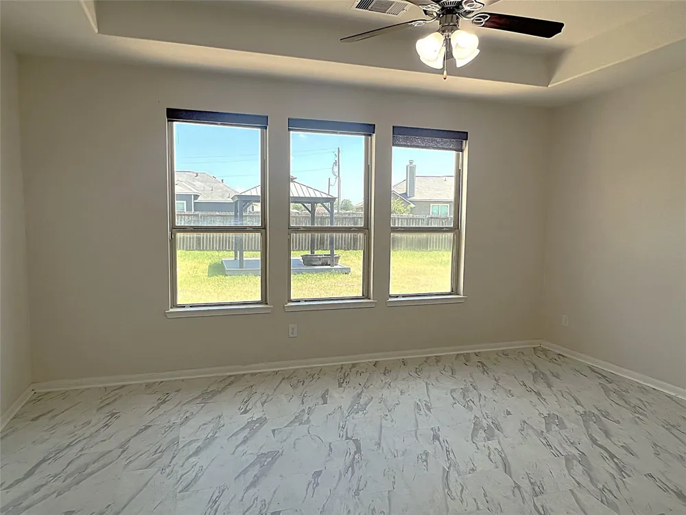 96 Jessica Drive Dayton, TX 77535