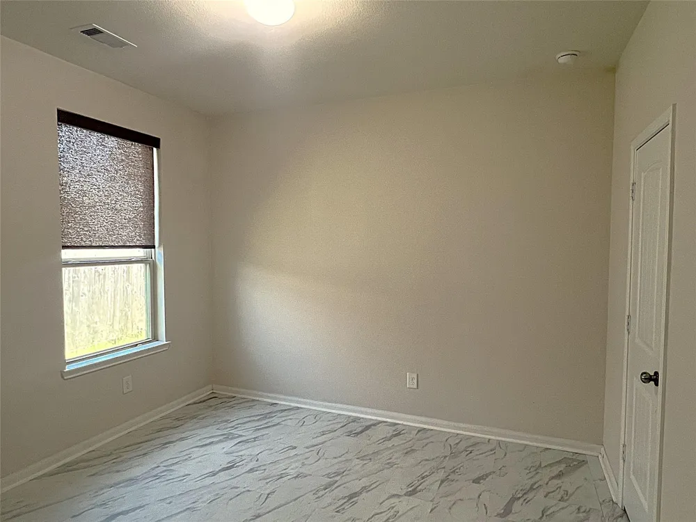 96 Jessica Drive Dayton, TX 77535
