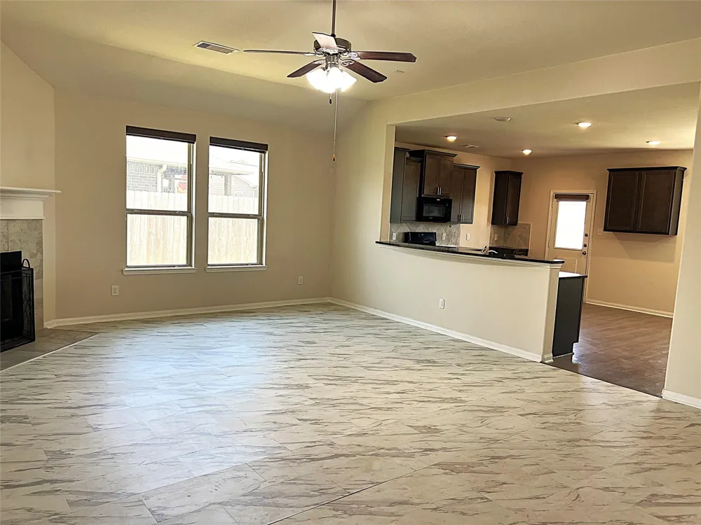 96 Jessica Drive Dayton, TX 77535
