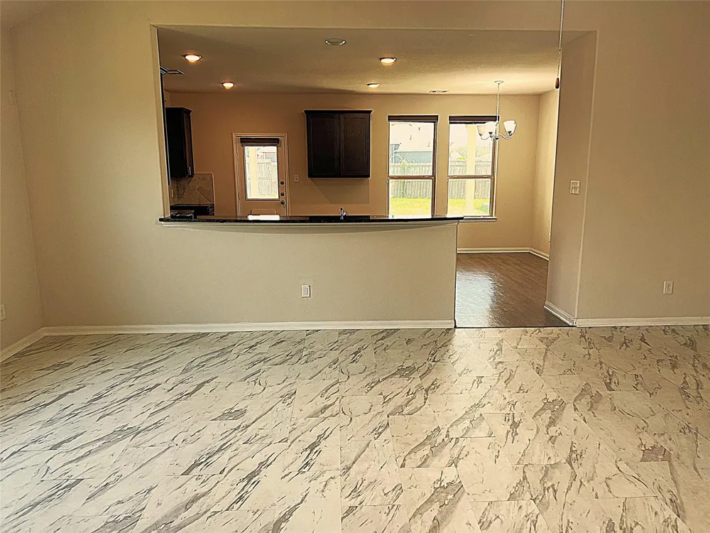 96 Jessica Drive Dayton, TX 77535