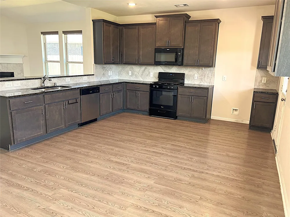 96 Jessica Drive Dayton, TX 77535