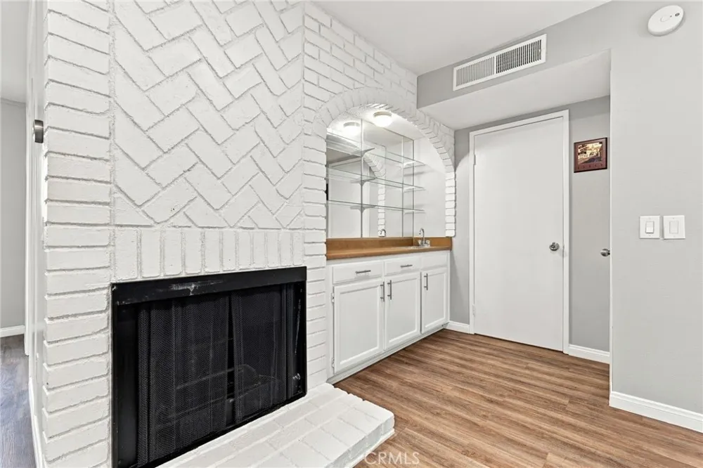 21900 Roscoe Boulevard #8 Canoga Park, CA 91304