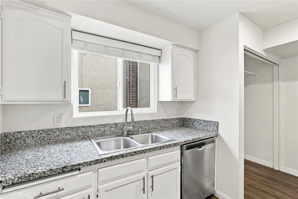 21900 Roscoe Boulevard #8 Canoga Park, CA 91304