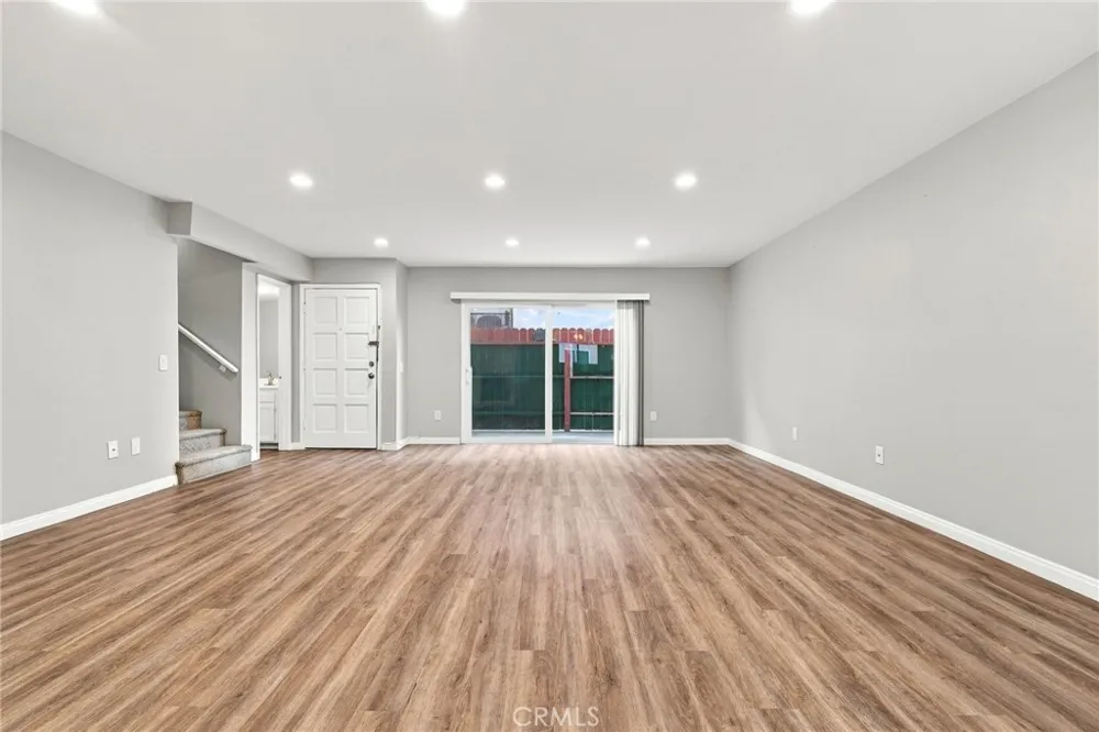 21900 Roscoe Boulevard #8 Canoga Park, CA 91304