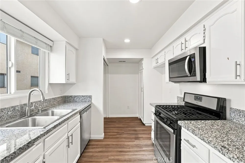 21900 Roscoe Boulevard #8 Canoga Park, CA 91304