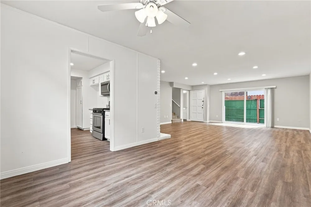 21900 Roscoe Boulevard #8 Canoga Park, CA 91304