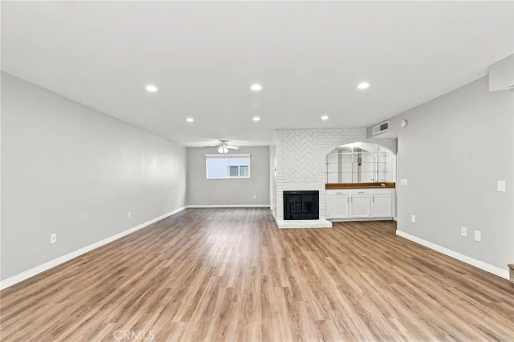 21900 Roscoe Boulevard #8 Canoga Park, CA 91304