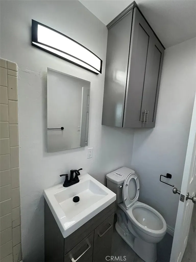 293 W Artesia Street Pomona, CA 91768