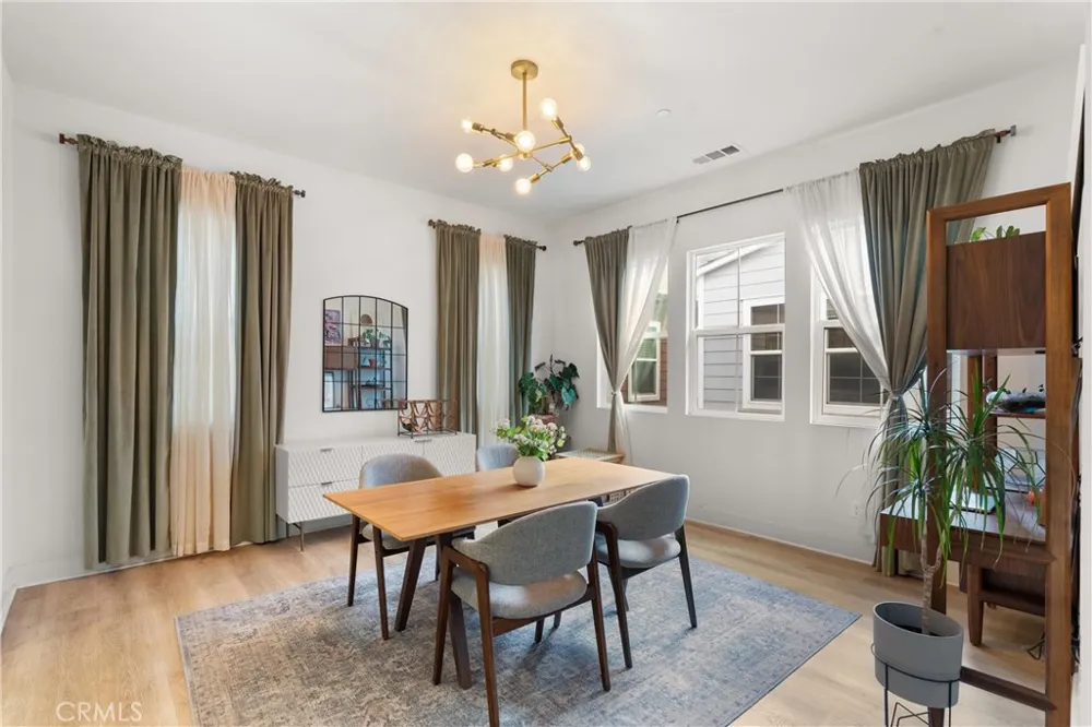 710 W Tribella Court Santa Ana, CA 92703