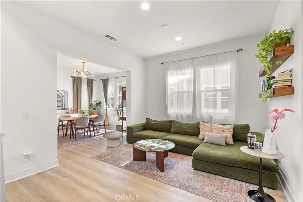 710 W Tribella Court Santa Ana, CA 92703